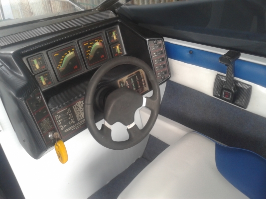 Bayliner18.5 ฟุตพร้อมเทรเล่อร์