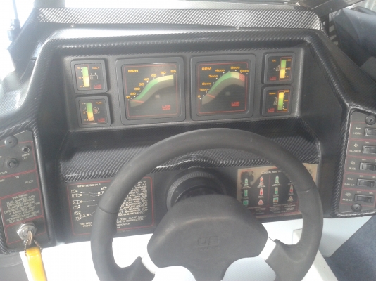 Bayliner18.5 ฟุตพร้อมเทรเล่อร์