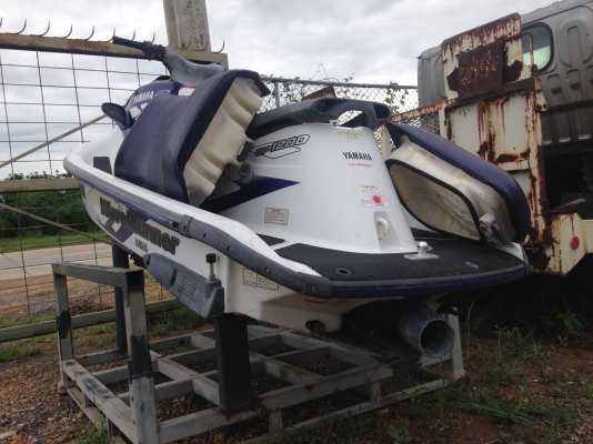 ขายบอดี้เปล่า เจ้ทสกีyamaha. ห้องเครื่องสวย กว้าง