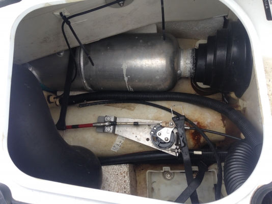 ขายบอดี้เปล่า เจ้ทสกีyamaha. ห้องเครื่องสวย กว้าง