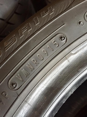 ขายยาง DUNLOP LM704 175-65-14 ปี15 ดอกเต็ม สภาพสวย ชุดละ 2,500 บาท