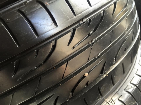 ขายยาง DUNLOP LM704 175-65-14 ปี15 ดอกเต็ม สภาพสวย ชุดละ 2,500 บาท