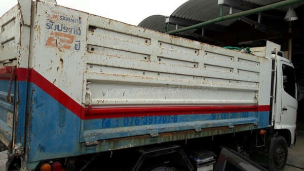 6 ล้อดัมพ์ HINO รุ่น FC9JELA  เครื่อง 175 แรงม้า จดทะเบียนปี 2552