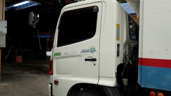 6 ล้อดัมพ์ HINO รุ่น FC9JELA  เครื่อง 175 แรงม้า จดทะเบียนปี 2552