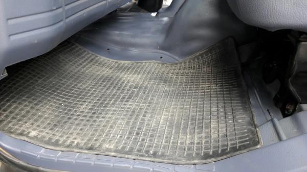 6 ล้อดัมพ์ HINO รุ่น FC9JELA  เครื่อง 175 แรงม้า จดทะเบียนปี 2552