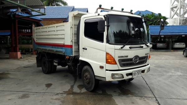6 ล้อดัมพ์ HINO รุ่น FC9JELA  เครื่อง 175 แรงม้า จดทะเบียนปี 2552