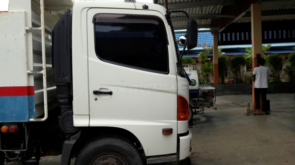 6 ล้อดัมพ์ HINO รุ่น FC9JELA  เครื่อง 175 แรงม้า จดทะเบียนปี 2552