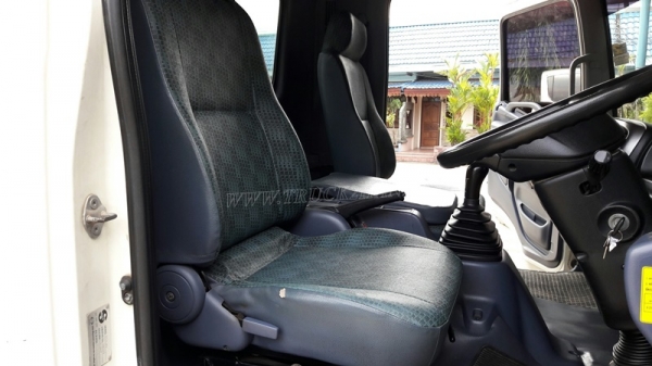 6 ล้อดัมพ์ HINO รุ่น FC9JELA  เครื่อง 175 แรงม้า จดทะเบียนปี 2552