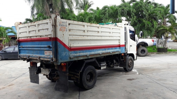 6 ล้อดัมพ์ HINO รุ่น FC9JELA  เครื่อง 175 แรงม้า จดทะเบียนปี 2552