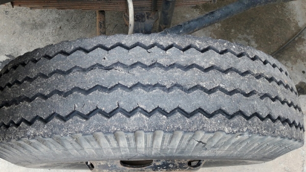 6 ล้อดัมพ์ HINO รุ่น FC9JELA  เครื่อง 175 แรงม้า จดทะเบียนปี 2552