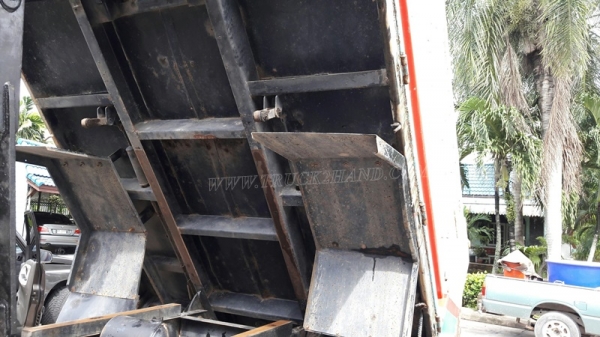 6 ล้อดัมพ์ HINO รุ่น FC9JELA  เครื่อง 175 แรงม้า จดทะเบียนปี 2552