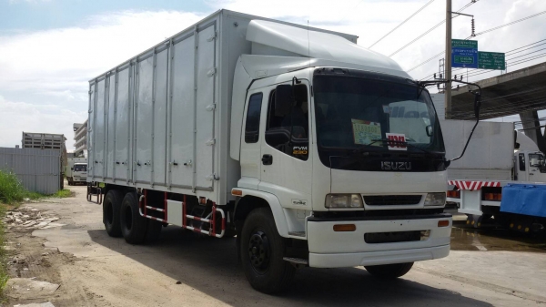 ขาย 10 ล้อ ตู้แห้ง 10 บาน 230 เเรง เทอร์โบ เพลาเดียว เพลาโบกิ้งใหญ่ ยาว 7.70 เมตร ปี 2547 สภาพวสวย พร้อมใช้ สอบถามเพิ่มเติมได้ที่ 081-4825911 คุณพิมพ์ใจ 085-0097969 คุณรุ่ง