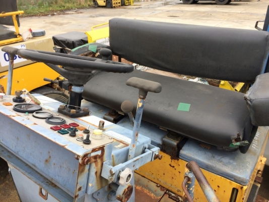 รถบด Sumitomo รุ่น HW30VW ปี 1996 เครื่อง Isuzu 3LD1 นำเข้าจากญี่ปุ่น ราคาถูกครับ