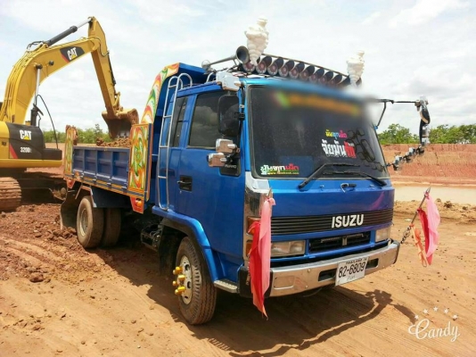 ขายรถ6ล้อ ดั้มร็อกกี้195แรง พ.เพาเวอร์ เบรกทิฟฟี่ ภายในสวย แอร์เย็น ยาง825 ขอบ16 รถสวยสภาพดี เอกสารเล่มทะเบียนพร้อมโอน ราคา670,000 สนใจโทร 090-8588220คุณนะ 093-3258446คุณบิว หรือเข้าดูสินค้าอื่นๆได้ที่ www.narong2truck.com www.truck.in.th/498 หรือเพจFaceb