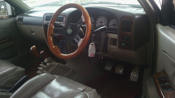 นิสสัน ฟรอนเทียร์ 2.5 ปี2001 โฟร์วิล นิสสัน ฟรอนเทียร์ 2.5 ปี2001 โฟร์วิล