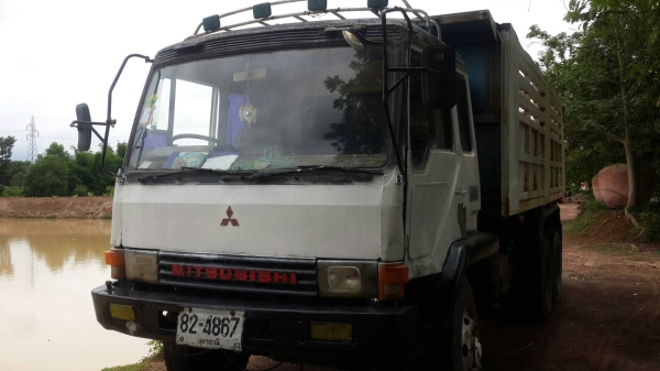 ขายด่วน MITSUBISHI FN527MA  สภาพพร้อมใช้งาน 10 SPEED  เครื่องเกียร์ดี ยางพร้อมใช้งาน เอกสารเล่มทะเบียน