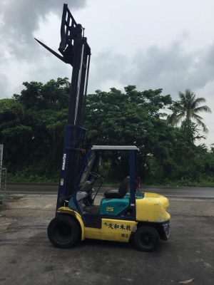 ขายฟอล์คลิฟต์ 2.5 ตัน KOMATSU FD25-12 รถนอก เสา 4 เมตร งาฮิ้ง ขายฟอล์คลิฟต์ 2.5 ตัน KOMATSU FD25-12 รถนอก เสา 4 เมตร งาฮิ้ง