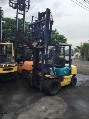 ขายฟอล์คลิฟต์ 2.5 ตัน KOMATSU FD25-12 รถนอก เสา 4 เมตร งาฮิ้ง ขายฟอล์คลิฟต์ 2.5 ตัน KOMATSU FD25-12 รถนอก เสา 4 เมตร งาฮิ้ง