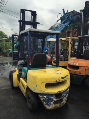 ขายฟอล์คลิฟต์ 2.5 ตัน KOMATSU FD25-12 รถนอก เสา 4 เมตร งาฮิ้ง ขายฟอล์คลิฟต์ 2.5 ตัน KOMATSU FD25-12 รถนอก เสา 4 เมตร งาฮิ้ง
