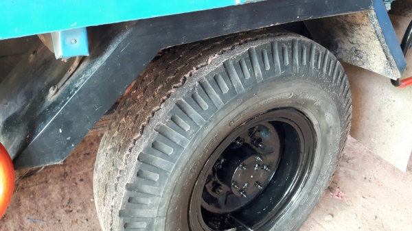 ขายรถบรรทุก4ล้อโดยสาร TLD 85แรงม้า เครื่องดี แชชซีสวย เอกสารพร้อมโอน มีลำโพงเครื่องเสียงติดท้าย ใช้แบต2ลูก ไฟ24โวลน์ แบตดีไฟแรง สตาร์ทติดง่าย ดูรถที่ อ.ประทาย จ.นครราชสีมา