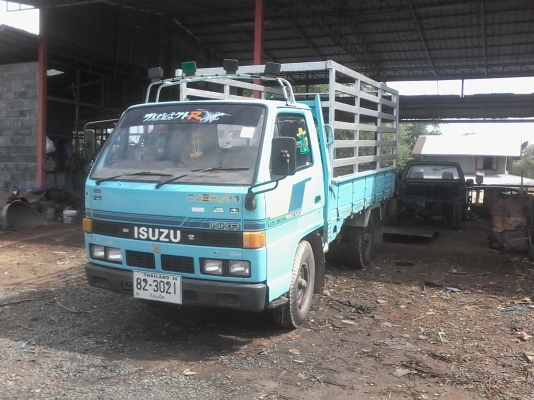 ISUZU  4  ล้อ  เครื่องดี  ครัชชีสวย  เอกสารพร้อม  รถพร้อมใช้งาน