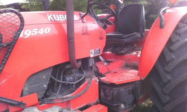 Kubota m9540 ปี55 หาง3 ใบดัน 4พันก่าชั่วโมง เล่มพร้อมโอน