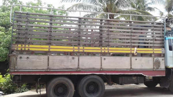 ขายรถสิบล้อ เพลาเดียว ร็อคกี้175 FVM สนใจติดต่อ0896252299 ต้น