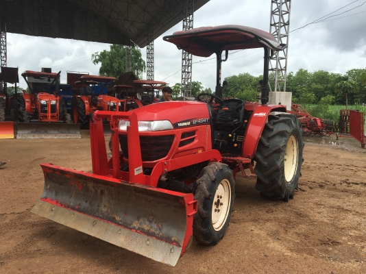 ขายรถไถยันม่าร์ EF494T โฟร์วิล มี ใบมีดกับ ผาน3หนึ่งอนราคา43000บาท.  สนใจโทร....081-365-5997อำพร พาเจริญ รถอยู่วังบัว อ. คลองขลุง จ. กำแพงเพชร