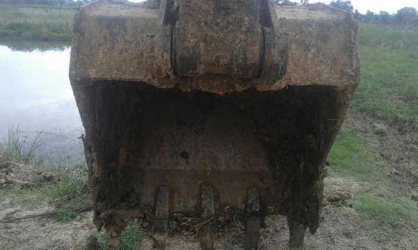 ขายรถขุด แบคโค PC200-8 รถสวยสภาพดี ใช้งานน้อย เครื่องเดิม ปั้มเดิม ช่วงล่างดี เอวแน่น แอร์เย็น เอกสารใบอินวอย ราคา1,650,000 สนใจโทร 090-8588220คุณนะ 093-3258446คุณบิว หรือเข้าดูสินค้าอื่นๆได้ที่ www.narong2truck.com www.truck.in.th/498 หรือเพจFacebook ณรง