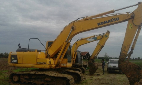 ขายรถขุด แบคโค PC200-8 รถสวยสภาพดี ใช้งานน้อย เครื่องเดิม ปั้มเดิม ช่วงล่างดี เอวแน่น แอร์เย็น เอกสารใบอินวอย ราคา1,650,000 สนใจโทร 090-8588220คุณนะ 093-3258446คุณบิว หรือเข้าดูสินค้าอื่นๆได้ที่ www.narong2truck.com www.truck.in.th/498 หรือเพจFacebook ณรง