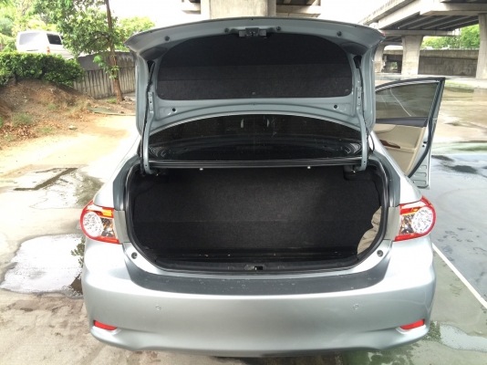 2011 TOYOTA ALTIS 1.6E CNG สีเทา