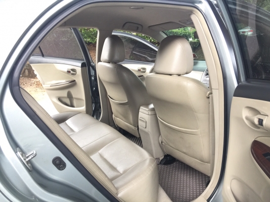 2011 TOYOTA ALTIS 1.6E CNG สีเทา