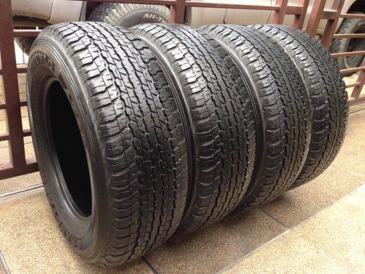 ยาง Dunlop 265 65 17 กลางปี15 ดอกเต็ม ราคาไม่แพง