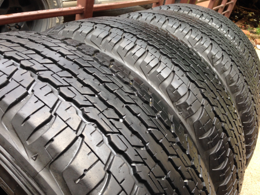 ยาง Dunlop 265 65 17 กลางปี15 ดอกเต็ม ราคาไม่แพง