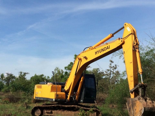 รถแบคโฮ HYUNDAI เลขไมล์ 7,700 ชั่วโมง รถสภาพใหม่ ราคาต่อรองได้.
