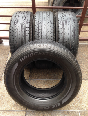 ยาง Bridgestone 265 65 17 ปลายปี15 ดอกเยอะ ราคาไม่แพง ยาง Bridgestone 265 65 17 ปลายปี15 ดอกเยอะ ราคาไม่แพง