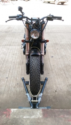 ขายคับ YAMAHA XJ650 แต่งBRAT STYLE สีพึงเก็บงานใหม่ทั้งคัน ล้อโต ท่อแต่ง โช๊คหน้าหัวกลับ ทะเบียนพร้อมโอน ราคา 79500 บาท ส่งได้ทั่วไทยคับ สนใจติดต่อ 081-0578282 FACEBOOK ชาญณรงค์ ป๊อป ชัยอมฤต ไอดีไลน์ POPBIGBIKESAKON คับ สนใจรถสวย ถูก ดี ต้อง POP BIGBIKE S