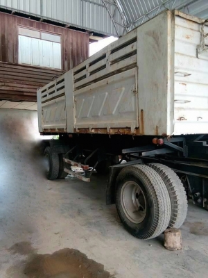 ขายหางพ่วง  สามมิต  2  เพลา.  ปี 49.    สนใจติดต่อ  081 - 6079515