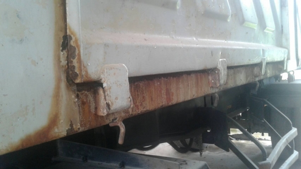 ขายหางพ่วง  สามมิต  2  เพลา.  ปี 49.    สนใจติดต่อ  081 - 6079515