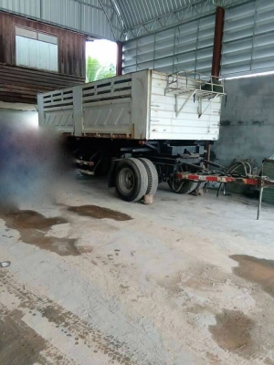 ขายหางพ่วง  สามมิต  2  เพลา.  ปี 49.    สนใจติดต่อ  081 - 6079515