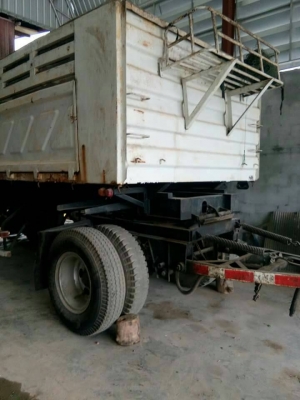 ขายหางพ่วง  สามมิต  2  เพลา.  ปี 49.    สนใจติดต่อ  081 - 6079515