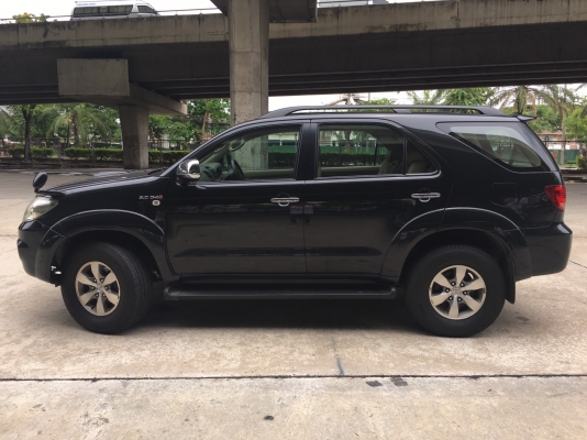 2005 TOYOTA FORTUNER 3.0V สีดำ 4WD