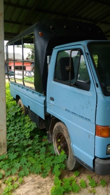 รถอีซูซุ 4 ล้อ NKR 88 แรงม้า. ปี 38.     สนใจติดต่อ  081 - 6079515