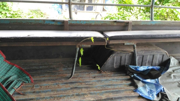 รถอีซูซุ 4 ล้อ NKR 88 แรงม้า. ปี 38.     สนใจติดต่อ  081 - 6079515