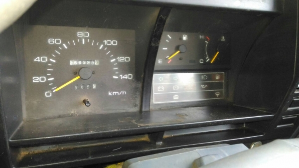 รถอีซูซุ 4 ล้อ NKR 88 แรงม้า. ปี 38.     สนใจติดต่อ  081 - 6079515