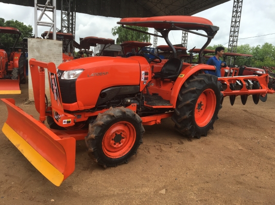 ขายรถไถคูโบต้า L4708SPราคา470000บาท  มีไบมีดและผาน7หนึ่งอันพร้อมใช้งานสายๆครับสนใจ โทร0813655997 อำพร พาเจริญ ต วังบัว อ คลองขลุง จ กำแพงเพชร