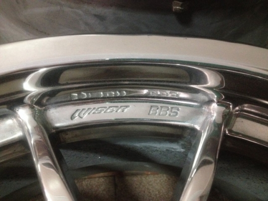ล้อเเท้ BBS WISER 18หน้า8หลัง9อ๊อฟ38ล้อฟอสน้ำหนักเบาปัดเงามาใหม่ใสวิ้งๆ ล้อเเท้ BBS WISER 18หน้า8หลัง9อ๊อฟ38ล้อฟอสน้ำหนักเบาปัดเงามาใหม่ใสวิ้งๆ