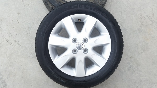 ขายล้อNISSAN March15 ยาง175/65/1 ปี13  4 ล้อ