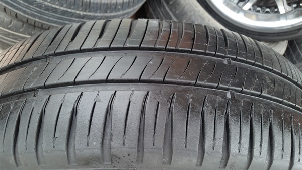 ขายล้อNISSAN March 15 ยาง175/65/15  4 ล้อ