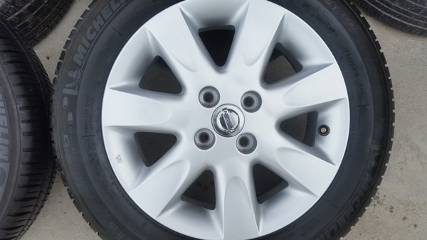 ขายล้อNISSAN March 15 ยาง175/65/15  4 ล้อ